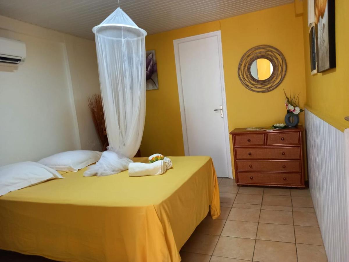Petit appartement cosy près des plages Sainte-Anne Extérieur photo