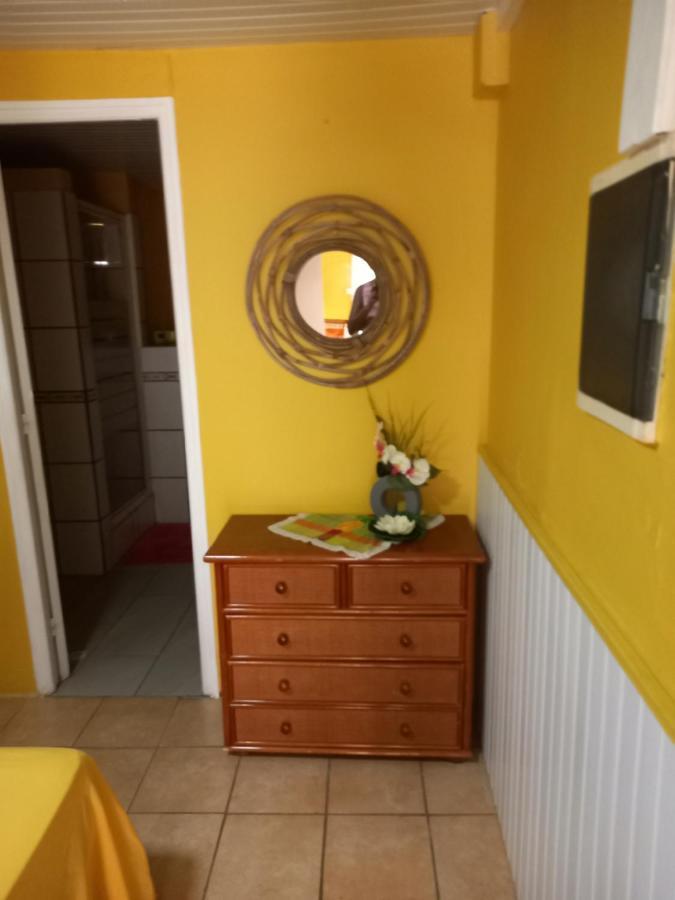 Petit appartement cosy près des plages Sainte-Anne Extérieur photo